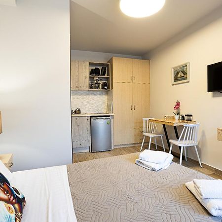 Akrogiali Apartments "By Checkin" Bali  Bagian luar foto