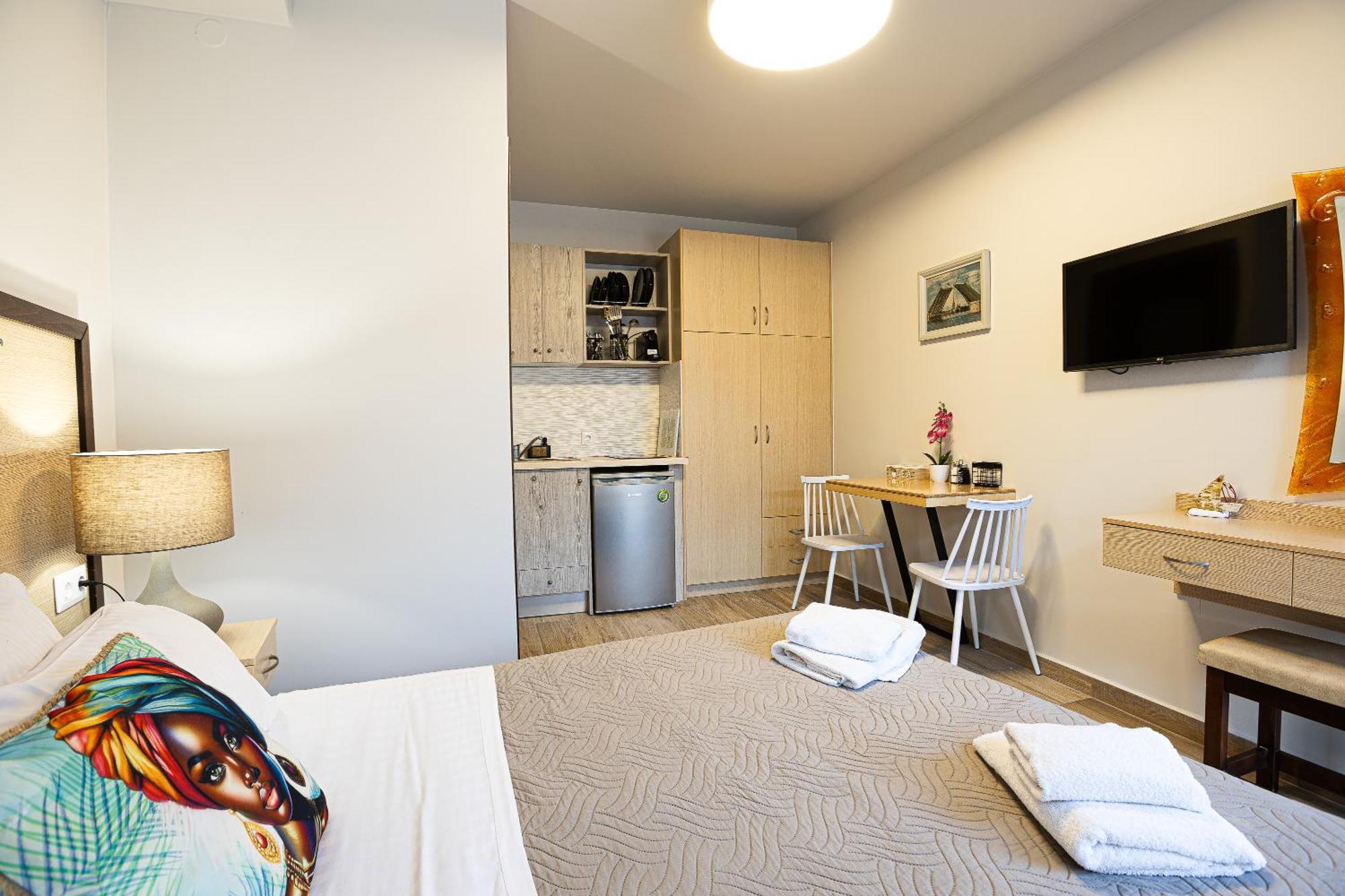 Akrogiali Apartments "By Checkin" Bali  Bagian luar foto